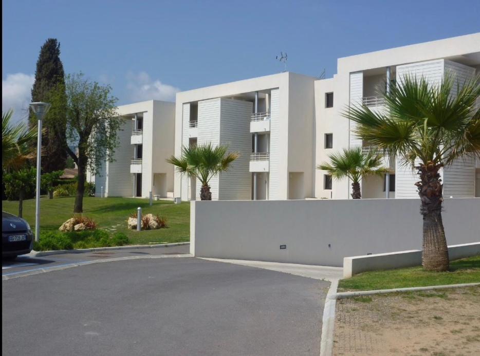 Luxury 3 Piece Garden Apartment In Cannes Marina ماندوليو لا نابول المظهر الخارجي الصورة
