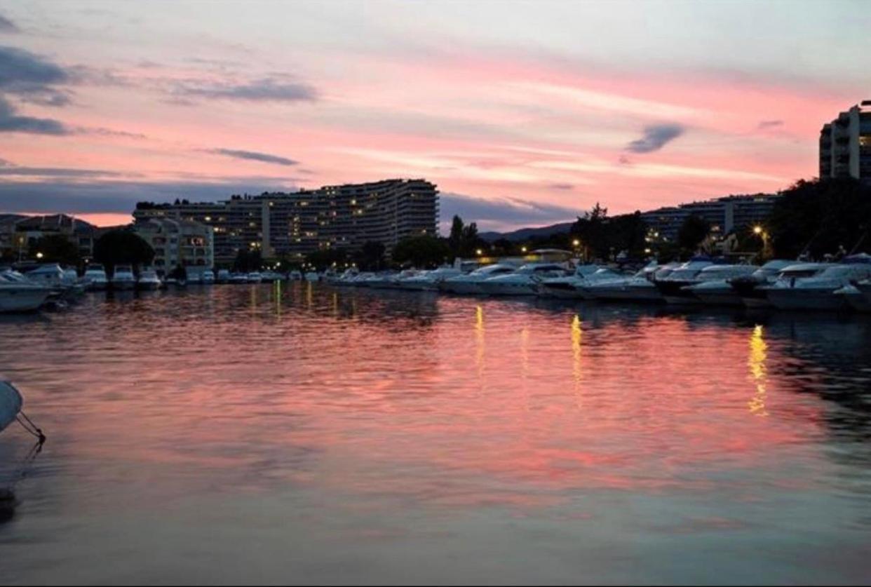 Luxury 3 Piece Garden Apartment In Cannes Marina ماندوليو لا نابول المظهر الخارجي الصورة